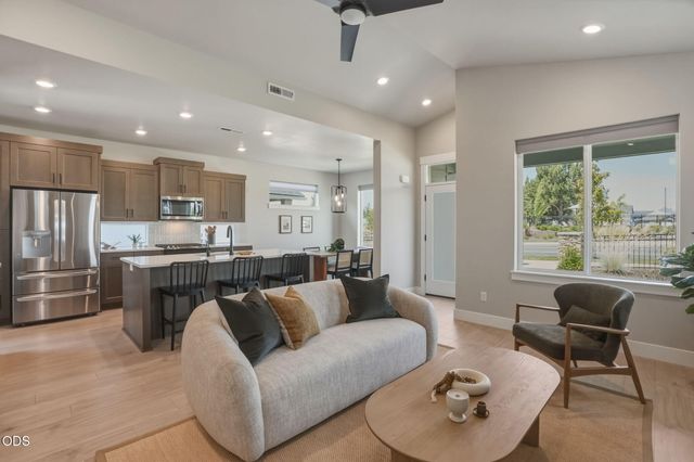 20855 SE Caldera Drive, Bend, OR 97702
