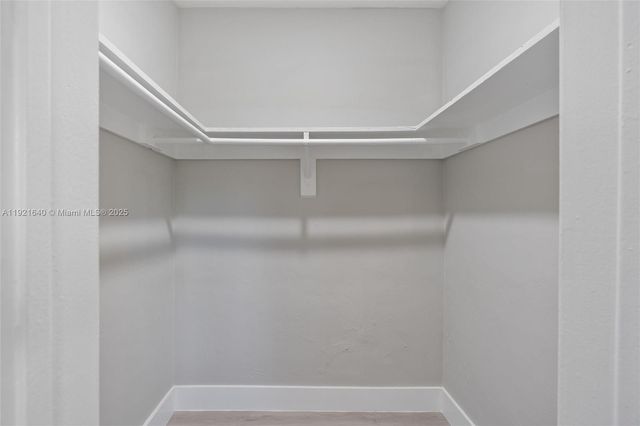 1400 NE 5th Ter 4, Fort Lauderdale, FL 33304