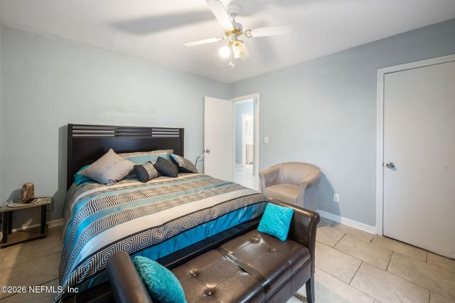 2760 JERRY Lane, Jacksonville, FL 32218