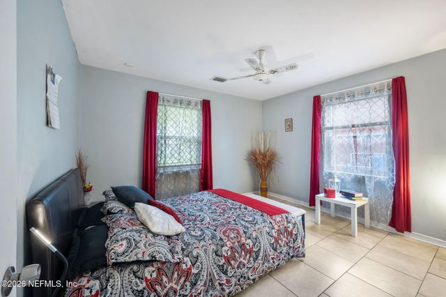 2760 JERRY Lane, Jacksonville, FL 32218