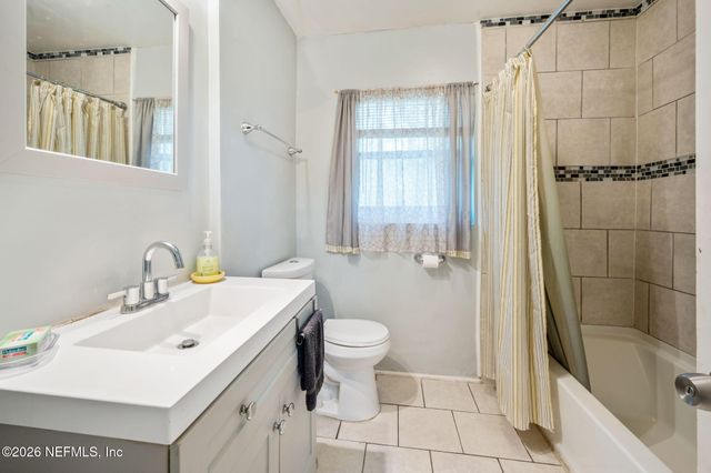 2760 JERRY Lane, Jacksonville, FL 32218