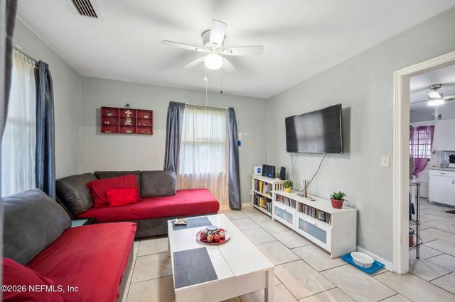 2760 JERRY Lane, Jacksonville, FL 32218