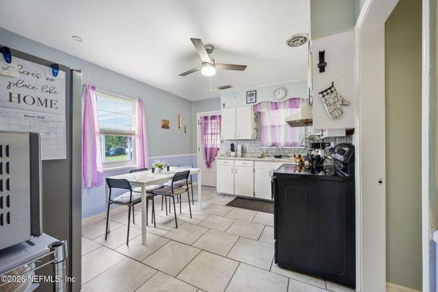 2760 JERRY Lane, Jacksonville, FL 32218