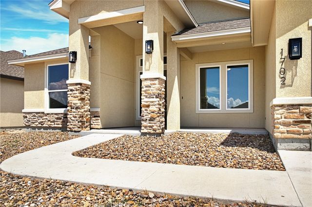 1702 Elm View Dr, Corpus Christi, TX 78418