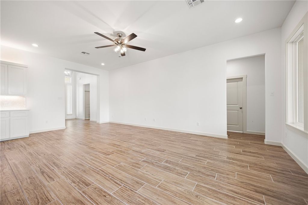 1702 Elm View Dr, Corpus Christi, TX 78418 — photo 5