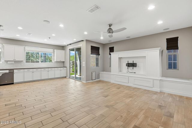 15918 S 11TH Way, Phoenix, AZ 85048