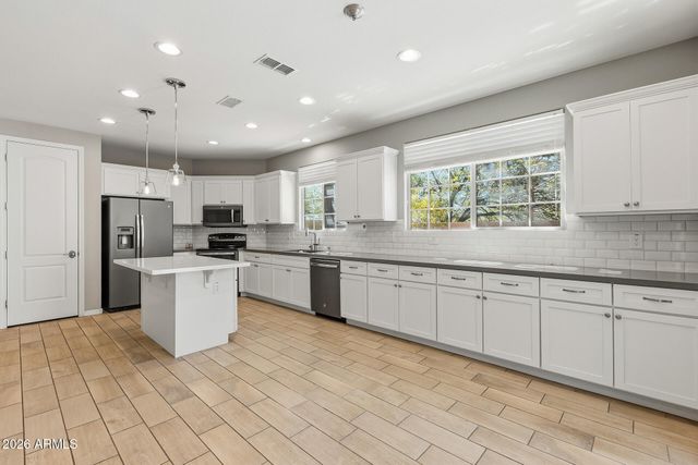 15918 S 11TH Way, Phoenix, AZ 85048
