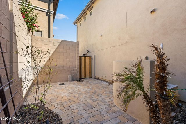 15918 S 11TH Way, Phoenix, AZ 85048