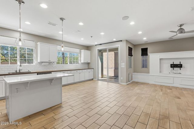 15918 S 11TH Way, Phoenix, AZ 85048