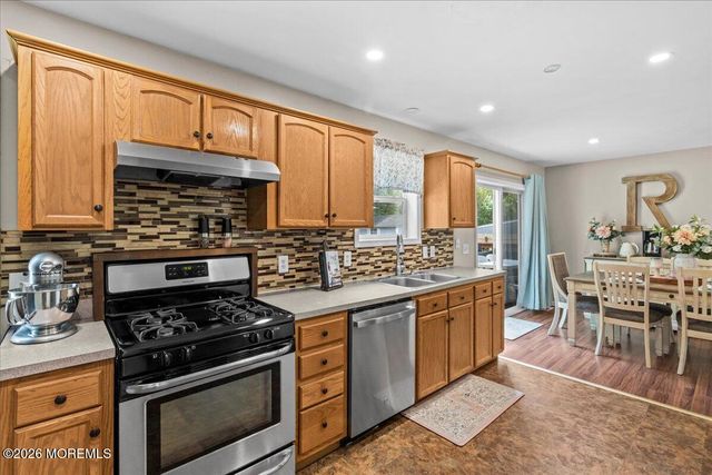 424 Brookforest Drive, Toms River, NJ 08757