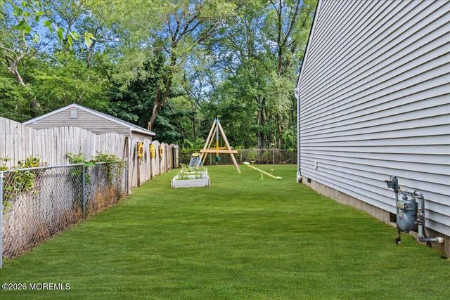 424 Brookforest Drive, Toms River, NJ 08757