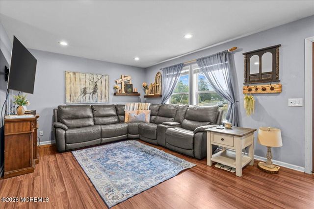 424 Brookforest Drive, Toms River, NJ 08757