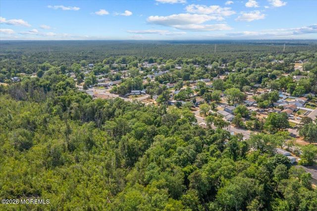 424 Brookforest Drive, Toms River, NJ 08757