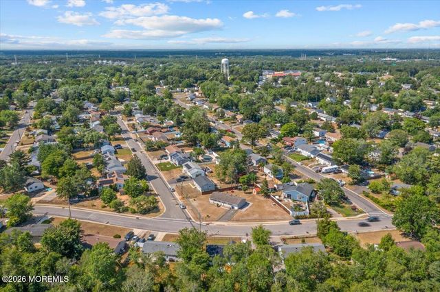 424 Brookforest Drive, Toms River, NJ 08757