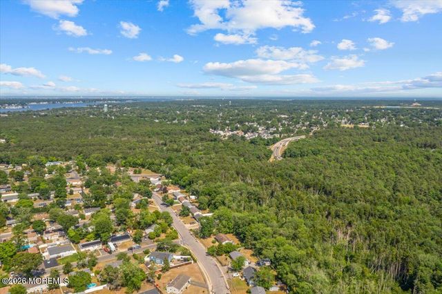 424 Brookforest Drive, Toms River, NJ 08757
