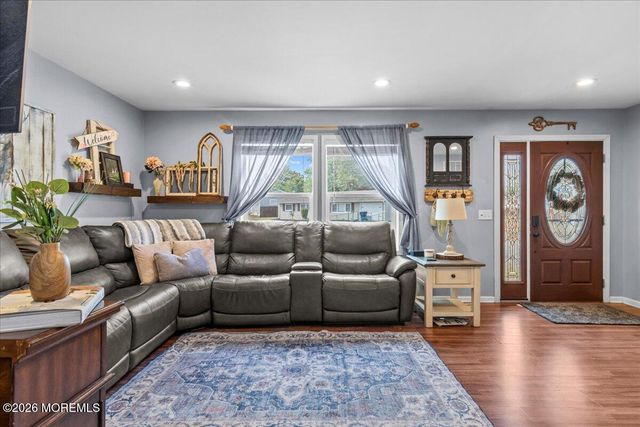 424 Brookforest Drive, Toms River, NJ 08757