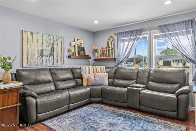 424 Brookforest Drive, Toms River, NJ 08757