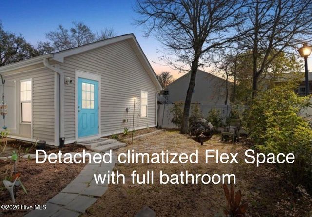 140 NE 16th Street, Oak Island, NC 28465