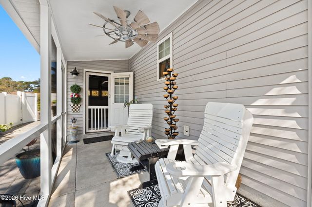 140 NE 16th Street, Oak Island, NC 28465