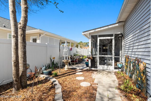 140 NE 16th Street, Oak Island, NC 28465