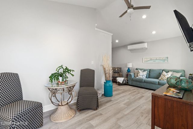 140 NE 16th Street, Oak Island, NC 28465