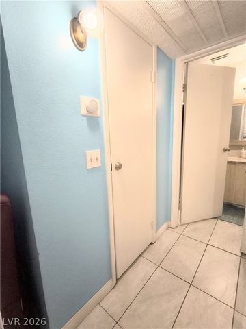 1381 East University Avenue 307, Las Vegas, NV 89119