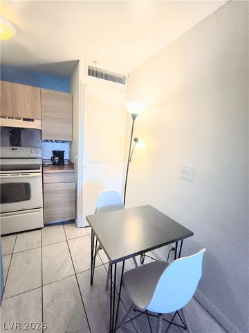 1381 East University Avenue 307, Las Vegas, NV 89119