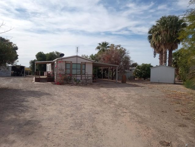 8864 S Pirtle Ct, Wellton, AZ 85356