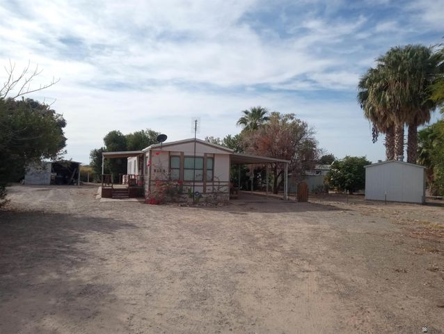 8864 S Pirtle Ct, Wellton, AZ 85356