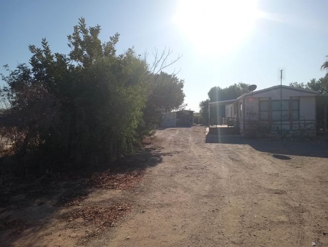 8864 S Pirtle Ct, Wellton, AZ 85356