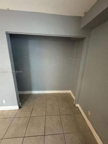 4251 NW 5th St 106, Plantation, FL 33317