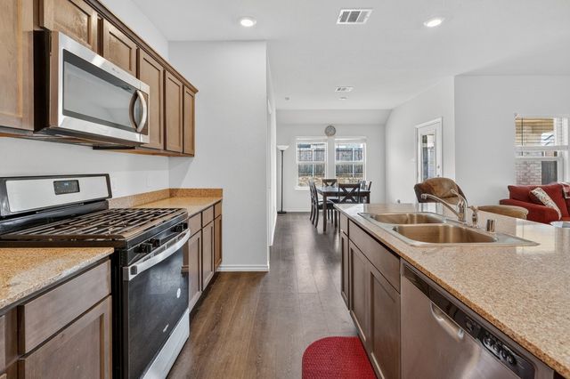 917 DEWY GLEN Lane, Princeton, TX 75407