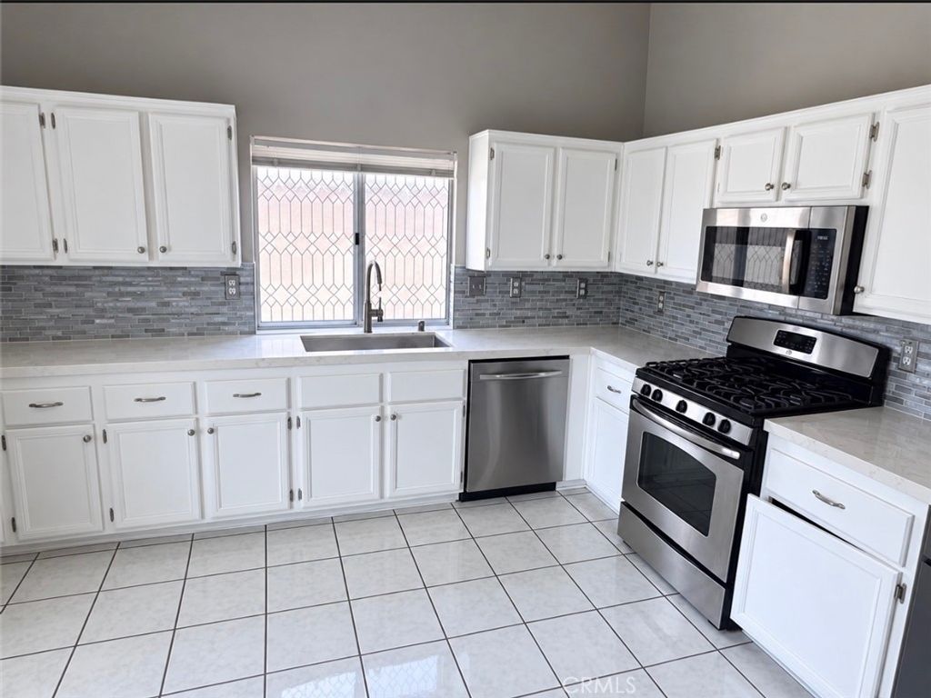 767 View Lane, Corona, CA 92881 — photo 4