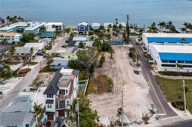 1101 GULF DRIVE N, Bradenton Beach, FL 34217