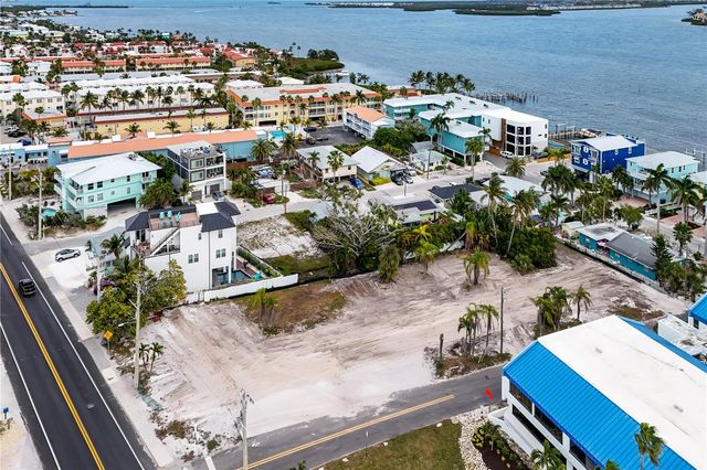 1101 GULF DRIVE N, Bradenton Beach, FL 34217