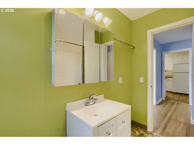 4700 Se 71ST Ave, Portland, OR 97206