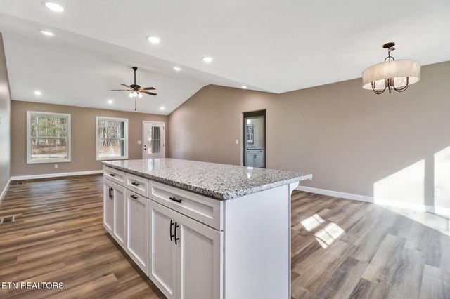 154 Adler Lane, Crossville, TN 38558