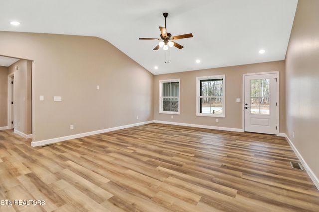 154 Adler Lane, Crossville, TN 38558