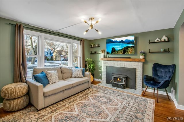 204 Ridgewood Drive, Amherst, NY 14226