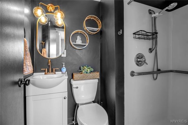 204 Ridgewood Drive, Amherst, NY 14226