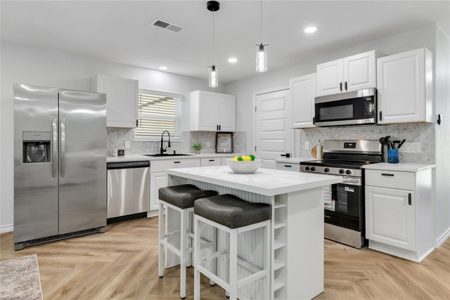 110 Muleta Drive, Oak Point, TX 75068