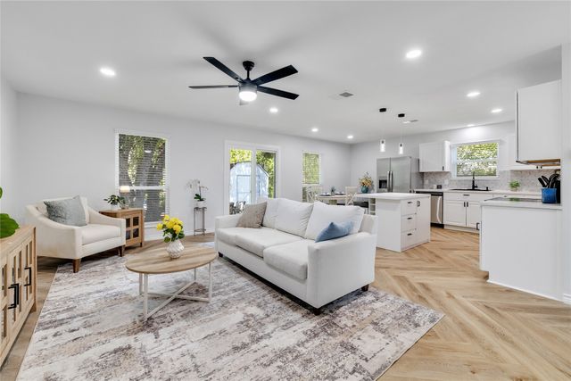 110 Muleta Drive, Oak Point, TX 75068
