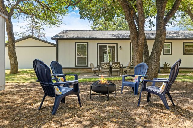 110 Muleta Drive, Oak Point, TX 75068