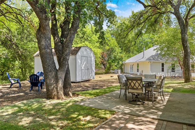 110 Muleta Drive, Oak Point, TX 75068