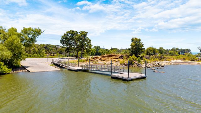 110 Muleta Drive, Oak Point, TX 75068