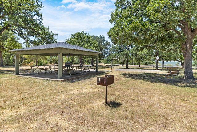 110 Muleta Drive, Oak Point, TX 75068