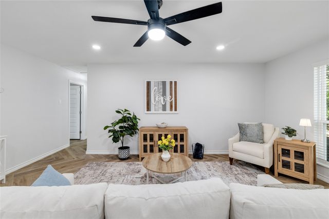 110 Muleta Drive, Oak Point, TX 75068
