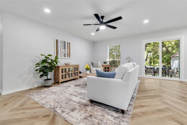 110 Muleta Drive, Oak Point, TX 75068