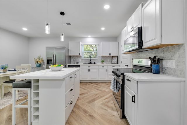 110 Muleta Drive, Oak Point, TX 75068