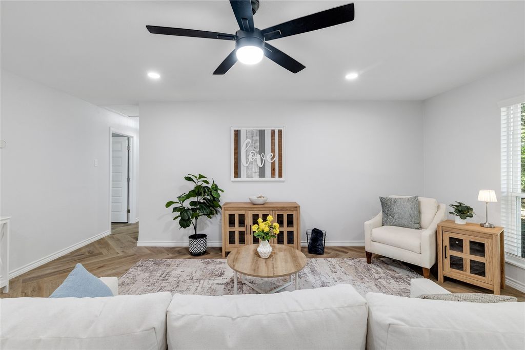 110 Muleta Drive, Oak Point, TX 75068 — photo 5